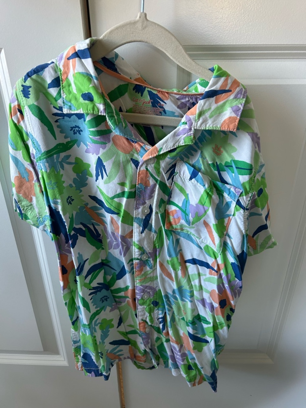 Casual Short-Sleeve Floral Print Shirt in White and Pastel Colors